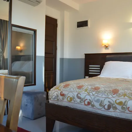 Ayasoluk & Restaurant Otel 2*