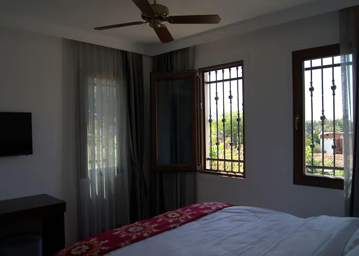 Ayasoluk & Restaurant 2*