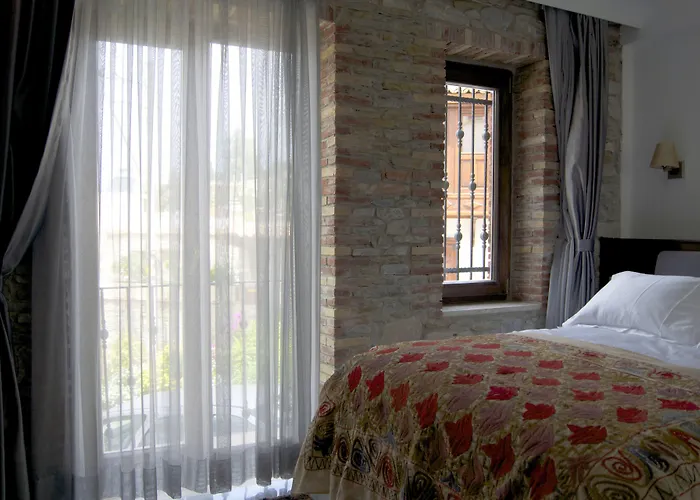 Ayasoluk & Restaurant Hotel 2*