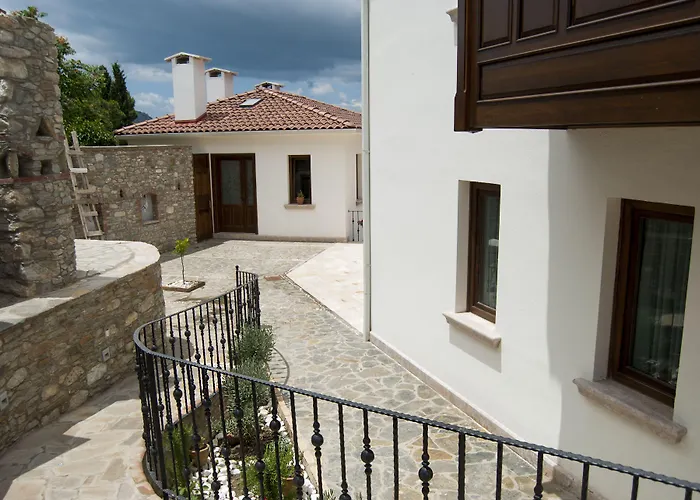 Ayasoluk & Restaurant Hotel 2*