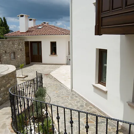 Ayasoluk & Restaurant Otel 2*