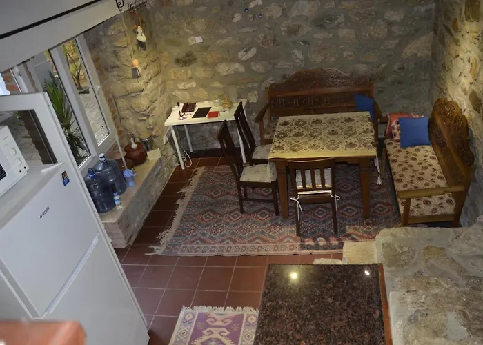 Ayasoluk & Restaurant מלון